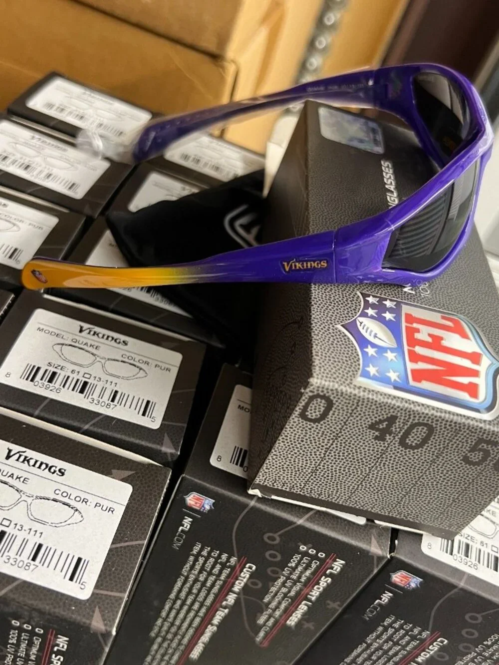 Minnesota Vikings Sunglasses Youth Quake with Pouch Bag NFL Official Merch